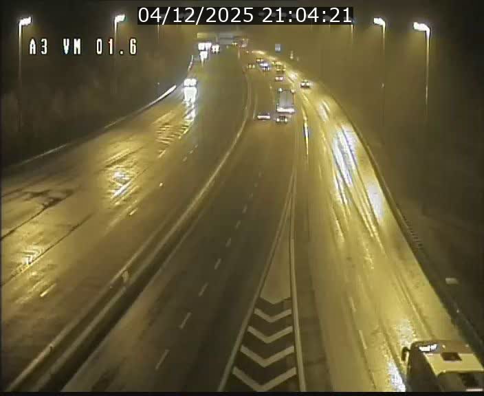 Traffic live webcam Luxembourg - Croix de Gasperich - A3 - BK 1.6 - direction France/Aire de Berchem