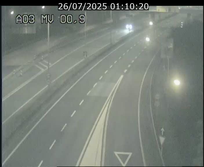 Traffic live webcam Luxembourg Croix de Gasperich - A3 - BK 0.4 - direction Luxembourg