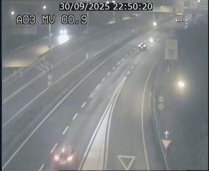 Traffic live webcam Luxembourg Croix de Gasperich - A3 - BK 0.4 - direction Luxembourg