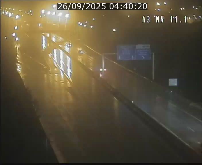 Traffic live webcam Luxembourg Croix de Bettembourg A3 - BK 11.1 - direction Luxembourg-ville