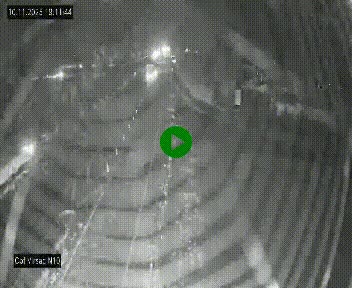 Vue en direct de l'autoroute A10 grâce à un drône situé au-dessus du péage de Virsac