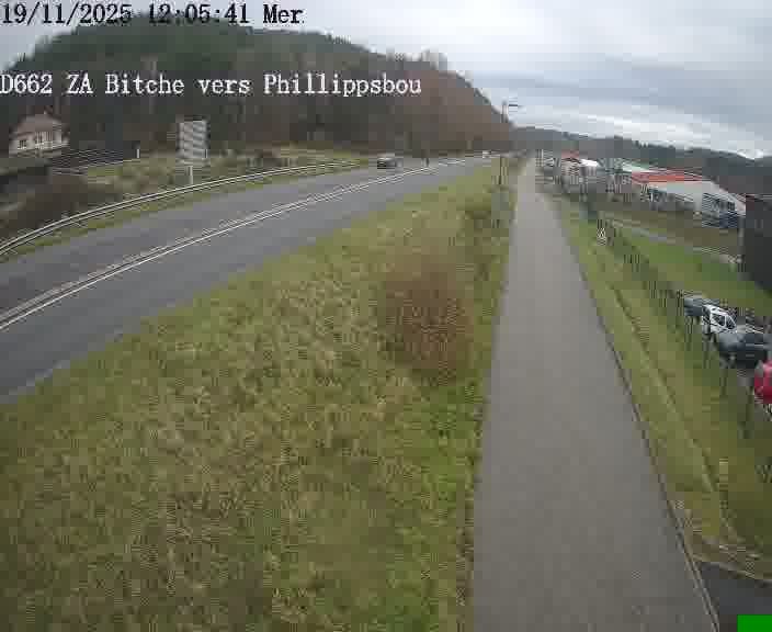 Caméra de trafic sur D662 (France) à Bitche, orientée vers Phillippsbourg, permettant d’évaluer fluidité, incidents et densité automobile.