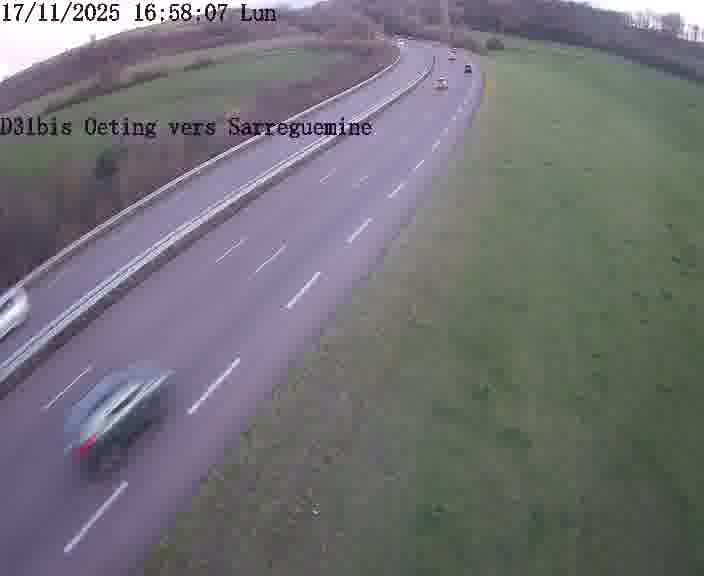 Webcam installée le long de D31bis (France) à Oeting, pointée vers Sarreguemines, utile pour suivre précisément les conditions de trafic.