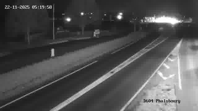 Webcam de surveillance sur D604 (France) à Phalsbourg, cadrée vers Phalsbourg, proposant une information routière utile aux déplacements quotidiens.