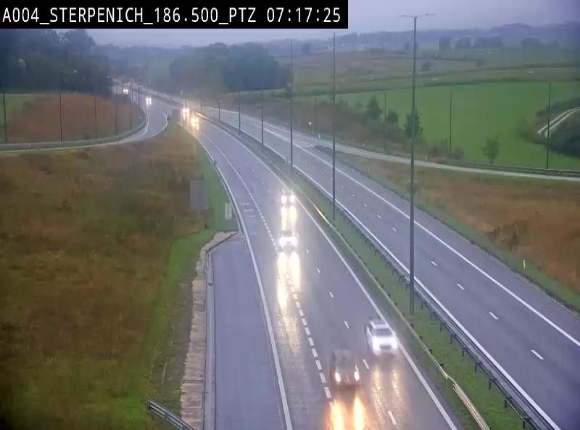 Webcam E411 à Sterpenich en Belgique près de la frontière du Luxembourg. Vue orientée vers Bruxelles