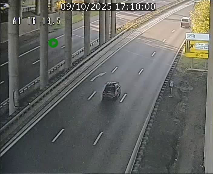 Traffic live webcam Luxembourg Senningen - A1 direction Luxembourg - BK 13.5