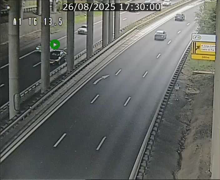 Traffic live webcam Luxembourg Senningen - A1 direction Luxembourg - BK 13.5