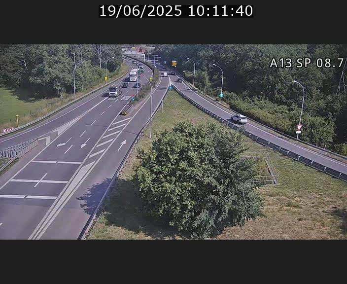 Traffic live webcam Luxembourg Jonction Lankelz - A13 direction Pétange - BK 8.7 