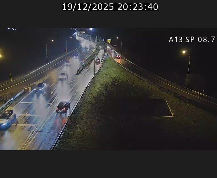 Traffic live webcam Luxembourg Jonction Lankelz - A13 direction Pétange - BK 8.7 