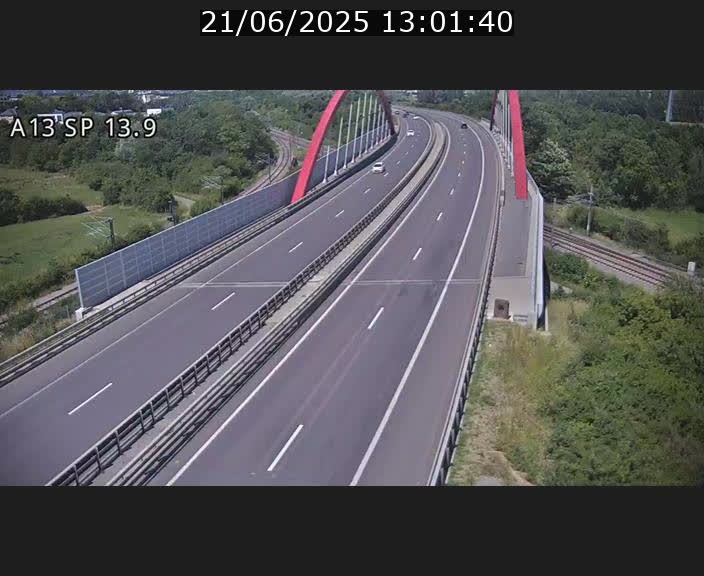 Traffic live webcam Luxembourg Kayl - A13 direction Esch-sur-Alzette/Luxembourg-ville - BK 13.9