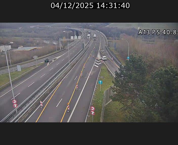 Webcam autoroute A13 à la sortie est du tunnel Markusbierg à Schengen. Vue sur le pont de la Moselle, vers l'Allemagne