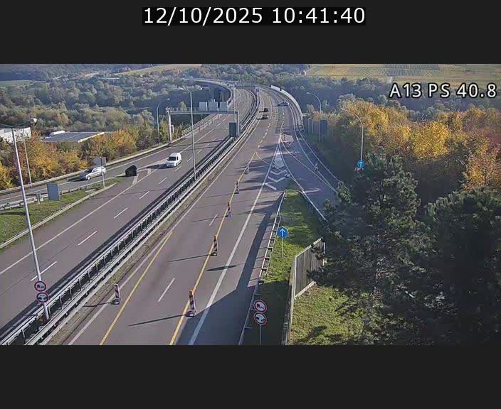 Webcam autoroute A13 à la sortie est du tunnel Markusbierg à Schengen. Vue sur le pont de la Moselle, vers l'Allemagne