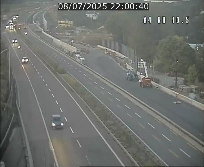 Traffic live webcam Luxembourg Pontpierre - A4 - BK 10.5 - direction Luxembourg