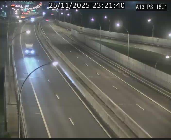 Traffic live webcam Luxembourg Dudelange - A13 direction Croix de Bettembourg - BK 18.1