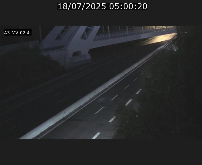 Webcam autoroute de la France (A3) au Luxembourg à Fentange, à proximité de la Croix de Gasperich. Vue orientée vers la Cloche d'Or