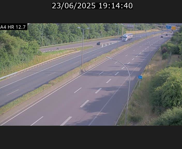 Traffic live webcam Luxembourg Esch sur Alzette - A4 - BK 12.7 - direction Esch-Belval