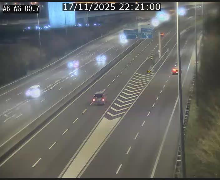 Traffic live webcam Luxembourg Croix de Cessange - A6 - BK 0.7 - direction A3 France