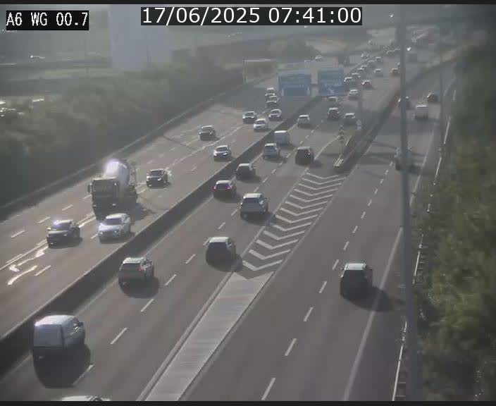 Traffic live webcam Luxembourg Croix de Cessange - A6 - BK 0.7 - direction A3 France