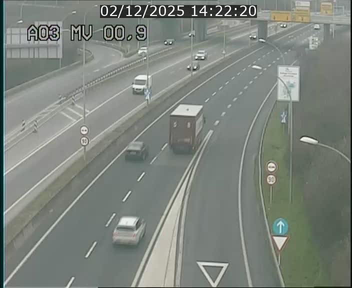 Traffic live webcam Luxembourg Croix de Gasperich - A3 - BK 0.4 - direction Luxembourg