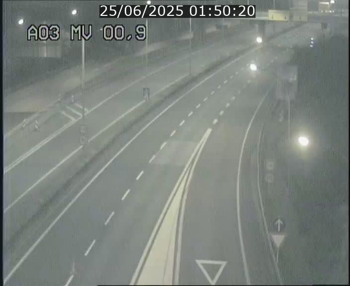 Traffic live webcam Luxembourg Croix de Gasperich - A3 - BK 0.4 - direction Luxembourg