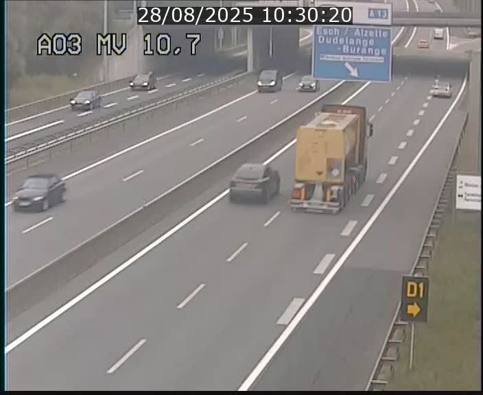 Traffic live webcam Luxembourg Croix de Bettembourg - A3 - BK 10.7 - direction France
