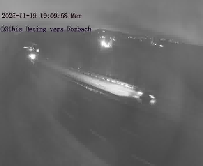 Caméra routière située sur D31bis (France) à Oeting, orientée vers Forbach, surveillant en continu la circulation locale et régionale.