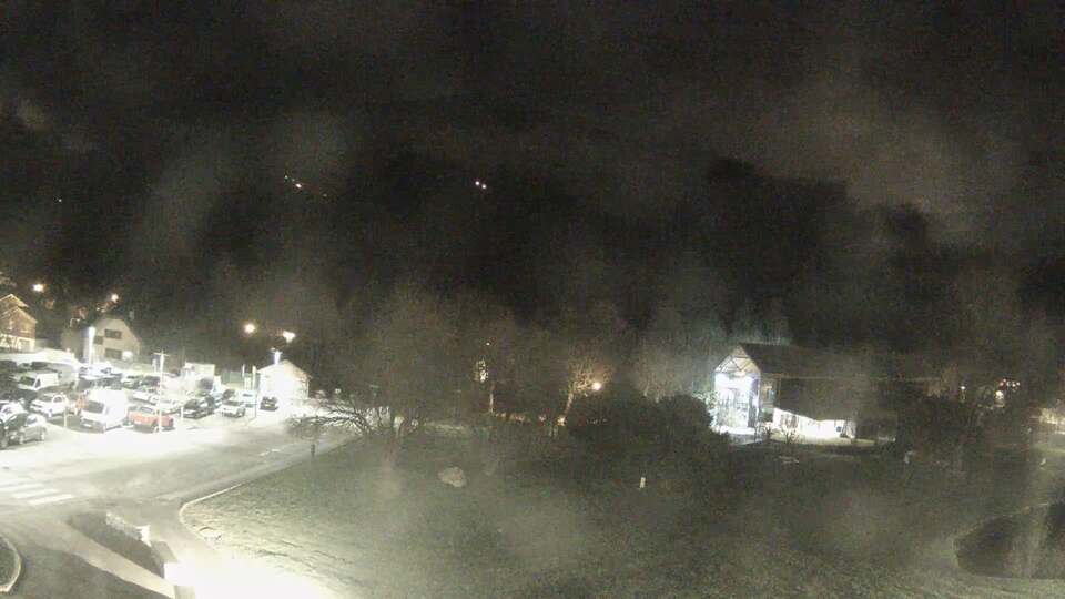 Webcam au niveau de la mairie du village du Bourg d'Oisans, aux pieds de l'Alpe d'Huez et aux portes du parc des Écrins