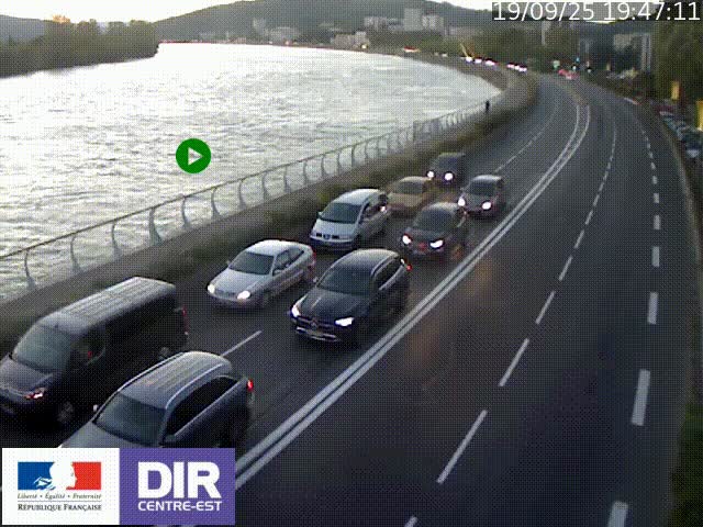 Webcam sur le quai Parjot à Vienne, aux Portes de Lyon, sur la Nationale 7, à la jonction avec le boulevard du Rhône-nord (D1407), caméra orientée vers Lyon