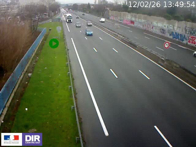 Webcam à Bron sur l'A43 à la jonction avec le boulevard périphérique de Lyon (D383). Vue orientée vers Lyon