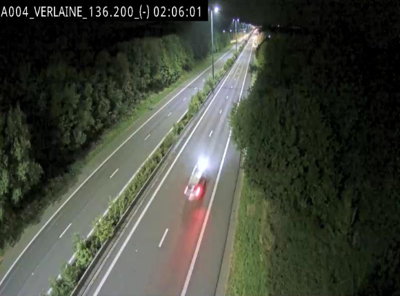 Webcam sur l'E411 à hauteur du pont surplombant la N40, à proximité de la sortie 26 Verlaine - Libramont-Chevigny. Vue orientée vers Namur