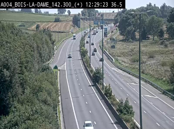 Webcam située entre la sortie 29 Neufchâteau et la jonction avec l'E25 en direction de Liège et Luxembourg