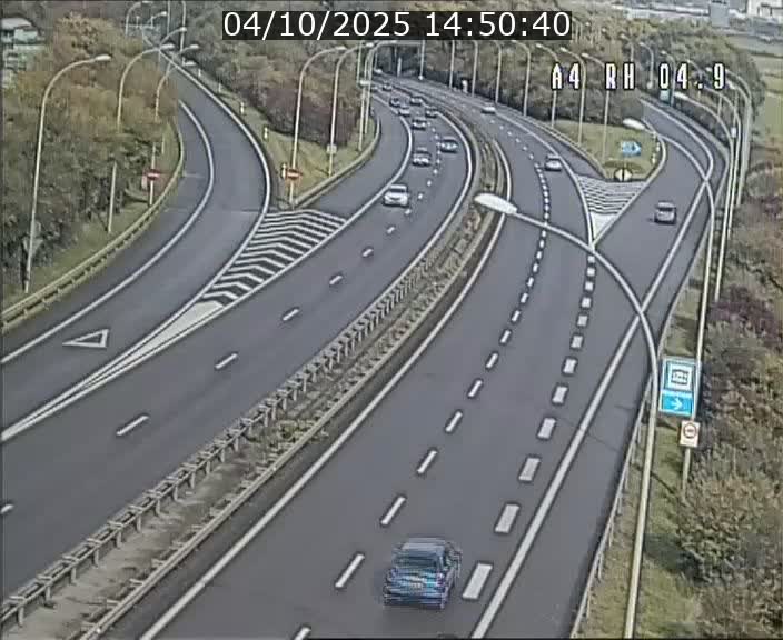 Traffic live webcam Luxembourg Leudelange - A4 - BK 4.9 - direction Luxembourg