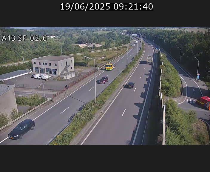 Traffic live webcam Luxembourg Sanem - A13 direction Pétange - BK 2.6