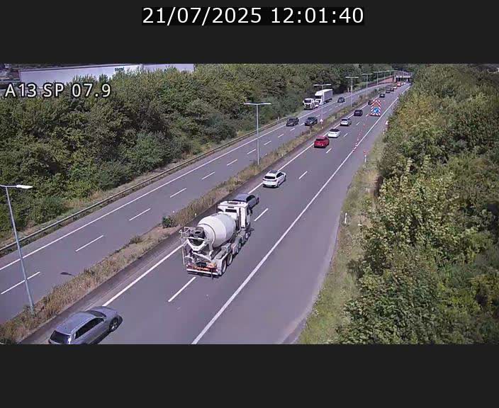 Traffic live webcam Luxembourg Jonction Lankelz - A13 direction Pétange - BK 7.9