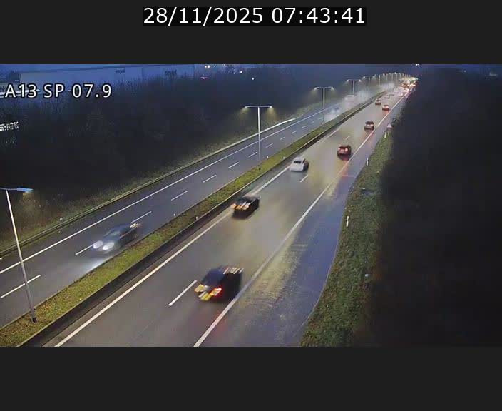 Traffic live webcam Luxembourg Jonction Lankelz - A13 direction Pétange - BK 7.9