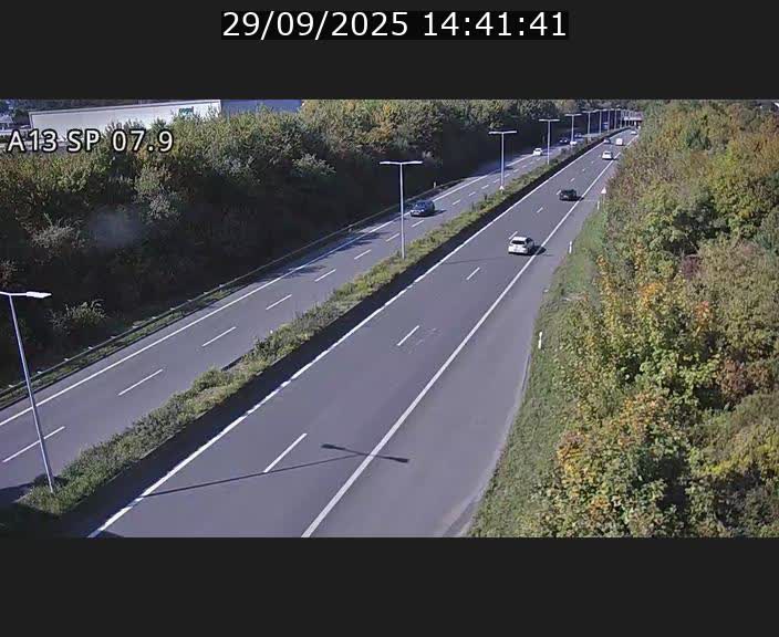 Traffic live webcam Luxembourg Jonction Lankelz - A13 direction Pétange - BK 7.9