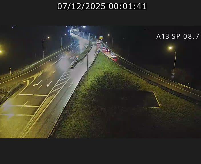 Traffic live webcam Luxembourg Jonction Lankelz - A13 direction Pétange - BK 8.7 