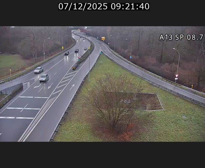 Traffic live webcam Luxembourg Jonction Lankelz - A13 direction Pétange - BK 8.7