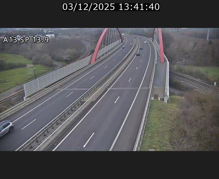 Traffic live webcam Luxembourg Kayl - A13 direction Esch-sur-Alzette/Luxembourg-ville - BK 13.9