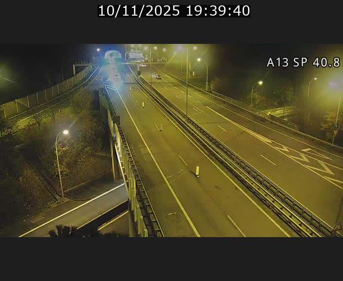 Webcam avec vue sur l'entrée côté allemand du tunnel Markusbierg à Schengen. Vue orientée vers le tunnel et Bettembourg