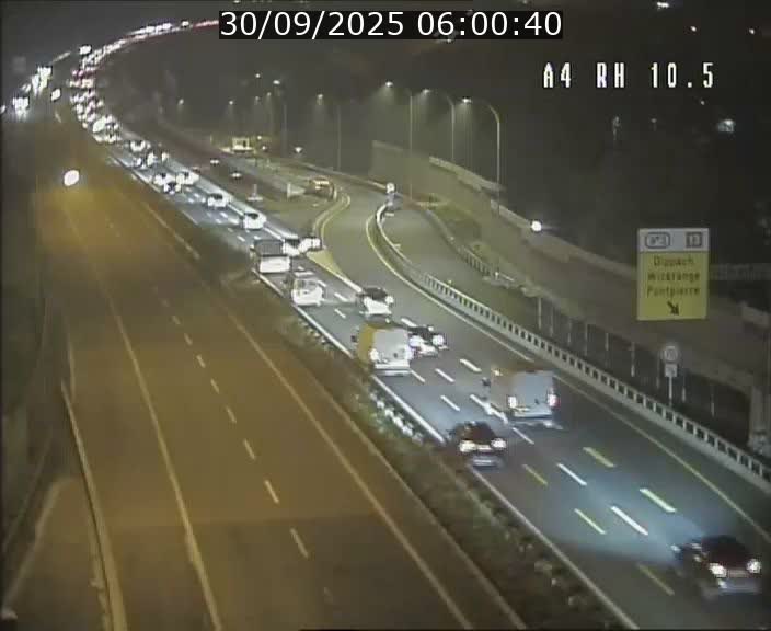 Traffic live webcam Luxembourg Pontpierre - A4 - BK 10.5 - direction Luxembourg
