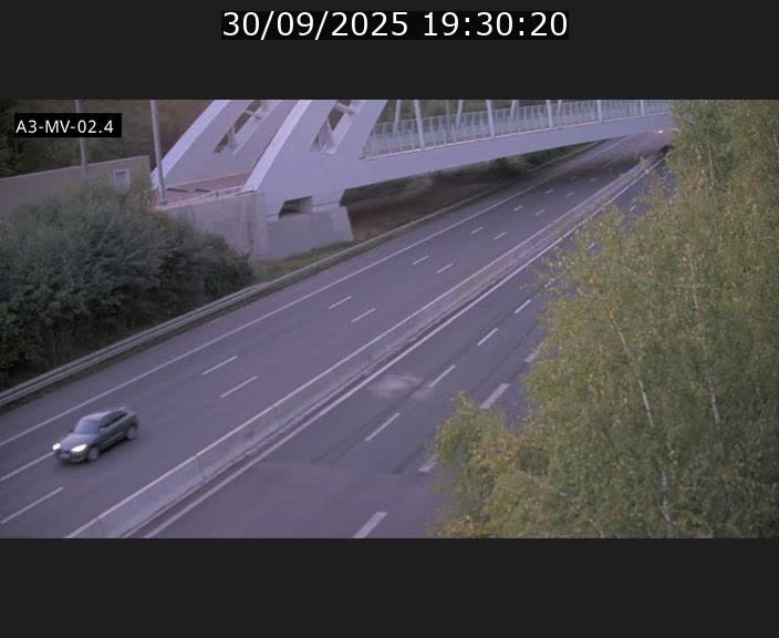 Webcam autoroute de la France (A3) au Luxembourg à Fentange, à proximité de la Croix de Gasperich. Vue orientée vers la Cloche d'Or