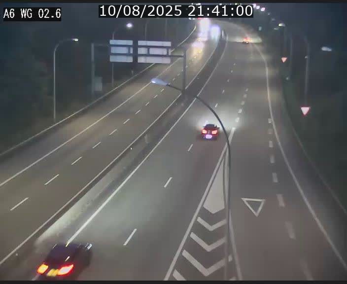 Traffic live webcam Luxembourg Croix de Cessange - A6 - BK 2.6 - direction France/Allemagne