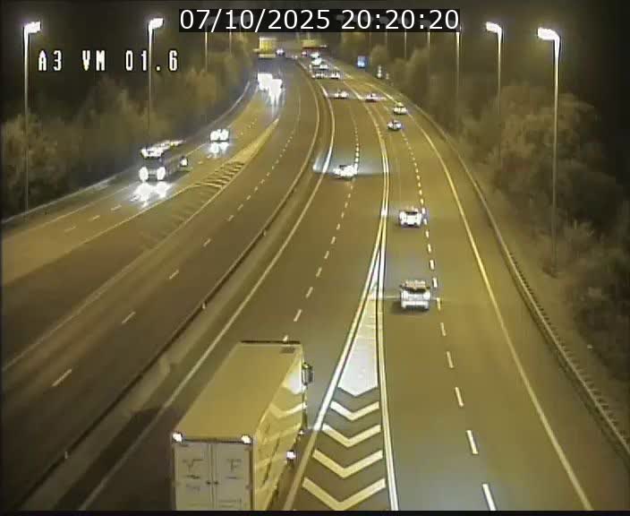 Traffic live webcam Luxembourg - Croix de Gasperich - A3 - BK 1.6 - direction France/Aire de Berchem