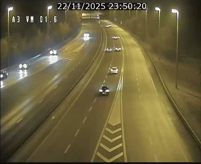 Traffic live webcam Luxembourg - Croix de Gasperich - A3 - BK 1.6 - direction France/Aire de Berchem