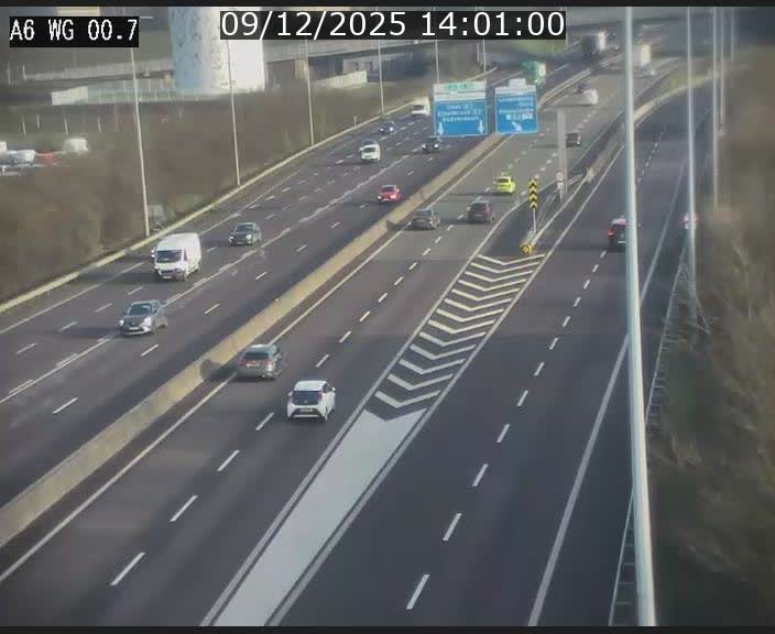 Traffic live webcam Luxembourg Croix de Cessange - A6 - BK 0.7 - direction A3 France