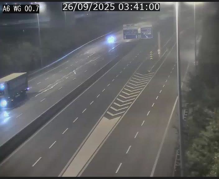 Traffic live webcam Luxembourg Croix de Cessange - A6 - BK 0.7 - direction A3 France