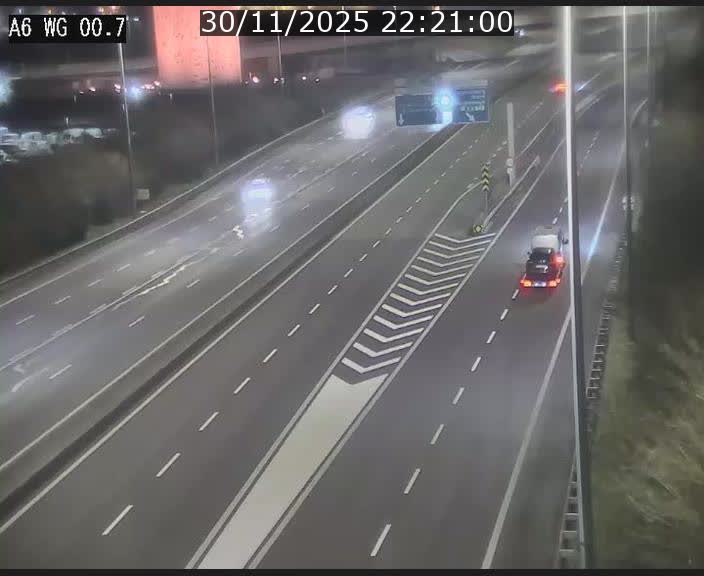 Traffic live webcam Luxembourg Croix de Cessange - A6 - BK 0.7 - direction A3 France