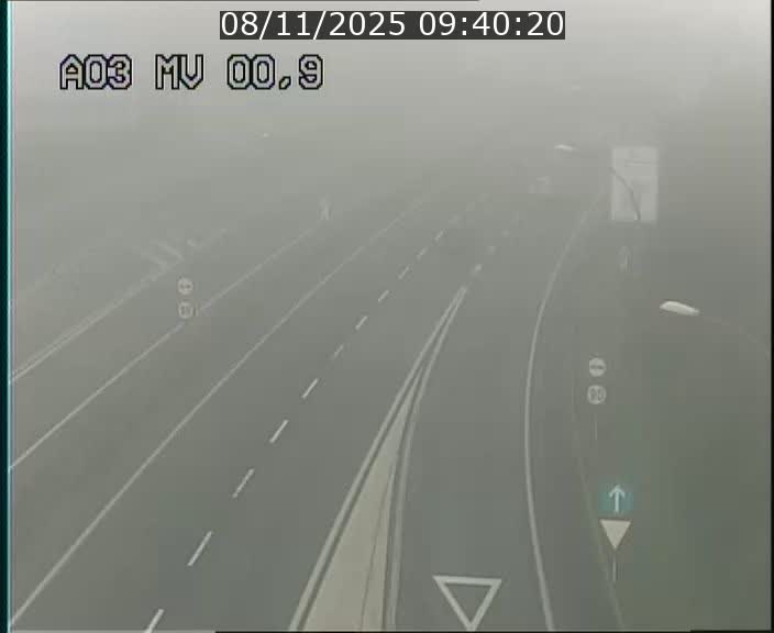 Traffic live webcam Luxembourg Croix de Gasperich - A3 - BK 0.4 - direction Luxembourg