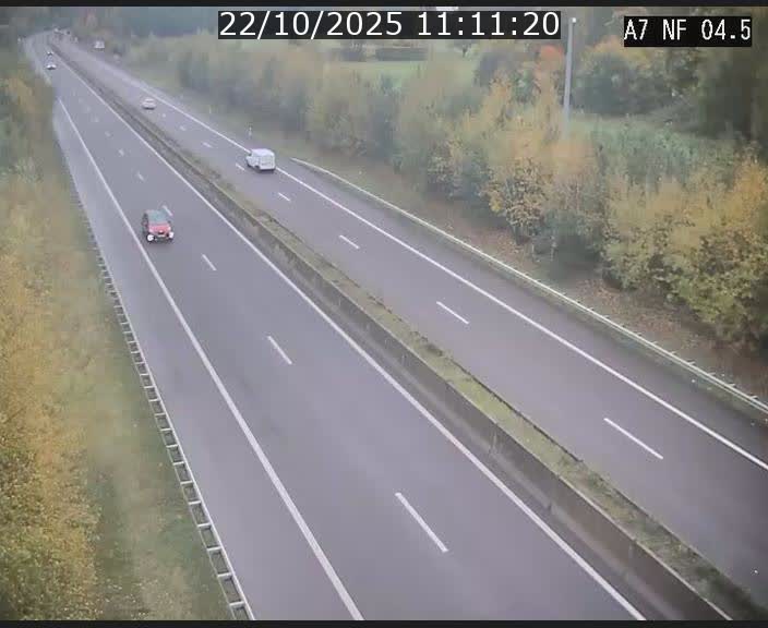 Caméra autoroute Luxembourg A7 - Passage à gibier Rëngelbour - direction Tunnel Grouft